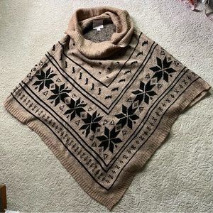 Romeo & Juliet Couture Shawl Poncho Nordic Star Snowflake Sweater Cowl Neck S